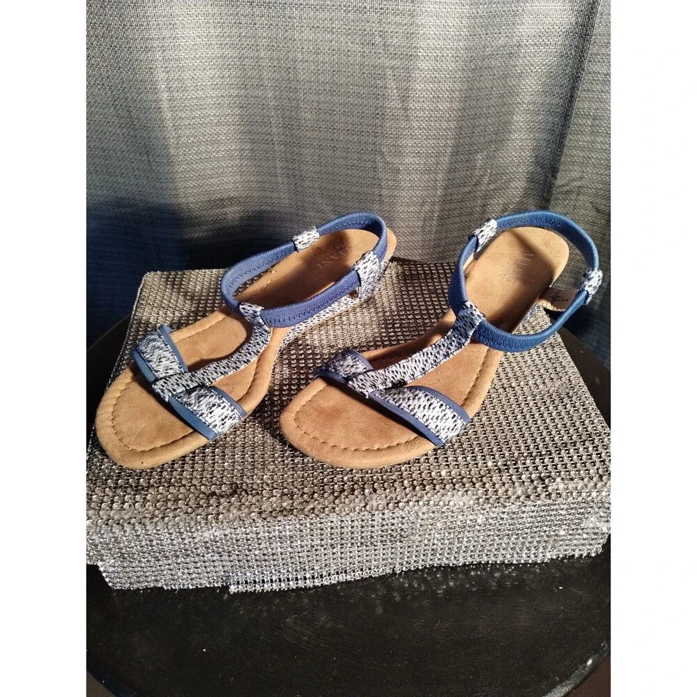 Women sandals - Picture 1 of 5